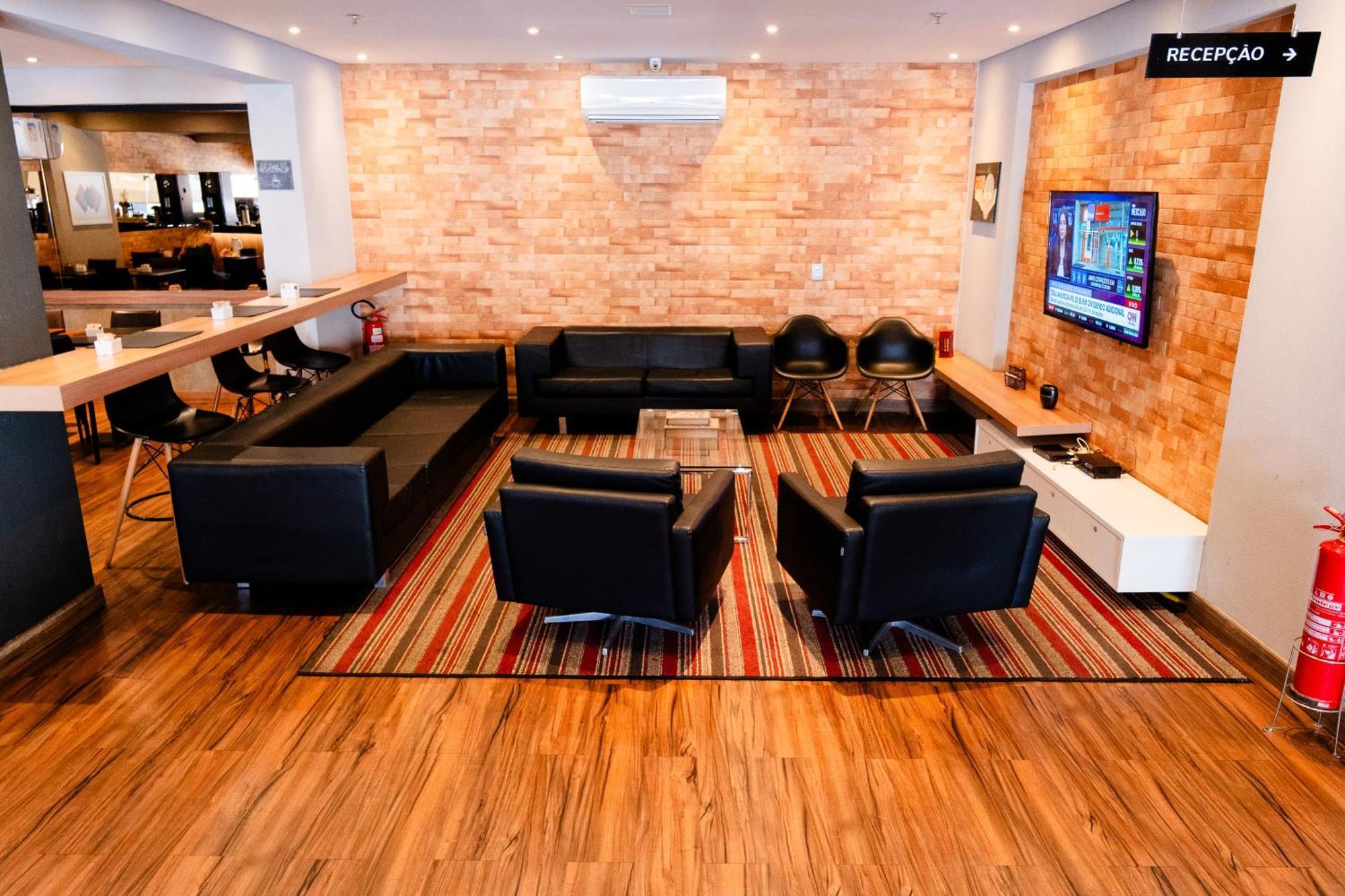 Hotel I5 Play 4*