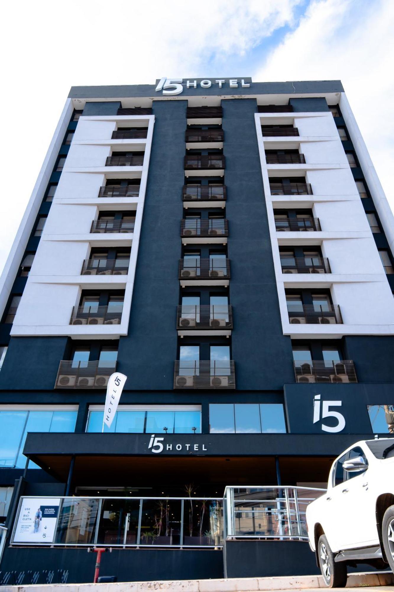 I5 Play Hotel